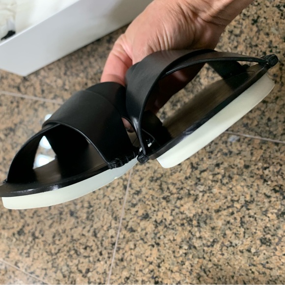 Vince 🌷 Nico cris cross Sandals - Picture 2 of 7